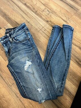 American Eagle Outfitters Skinny Distressed Blue Jeans